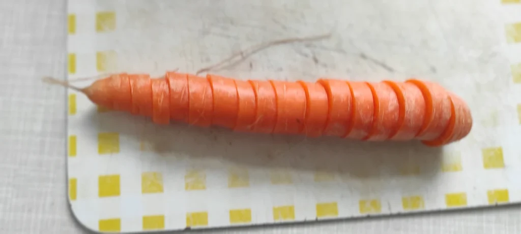 Möhre, grob geschnitten
